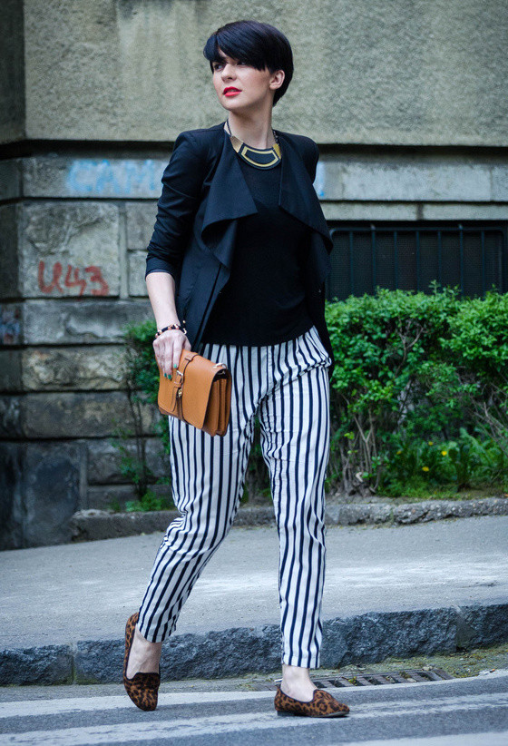 Les fines rayures Comment porter le pantalon imprimé sans ressembler à votre grand mère 