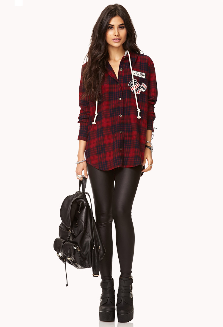 Chemise en Flanelle à Capuche 2375 € Tendance mode : Limprimé écossais  les indispensables de la saison 