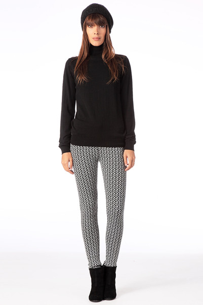 Legging femme : 15 modèles qui vont faire effet au bureau | et comment bien le porter Leggings maille Icoa Legging femme : 15 modèles qui vont faire effet au bureau | et comment bien le porter