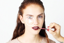 comment porter le rouge a levre foncé