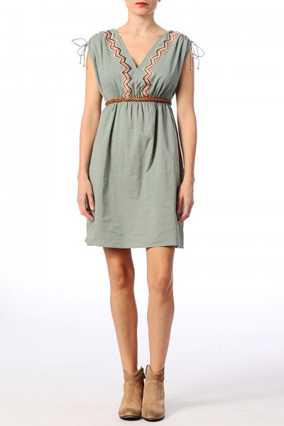 Naf Naf Robe avec broderie et perles Wenr87 – 50€ 400x600 Les 20 plus belles robes du printemps été 2014 | 
