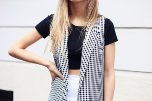 Comment s’habiller au printemps? On adopte le look noir et blanc de Ivana