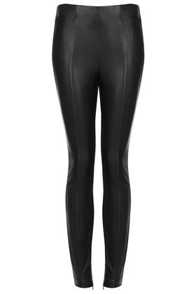 Pantalon en similicuir ultra-doux – 42 €