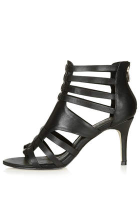 Sandales à brides Neve – 72 €