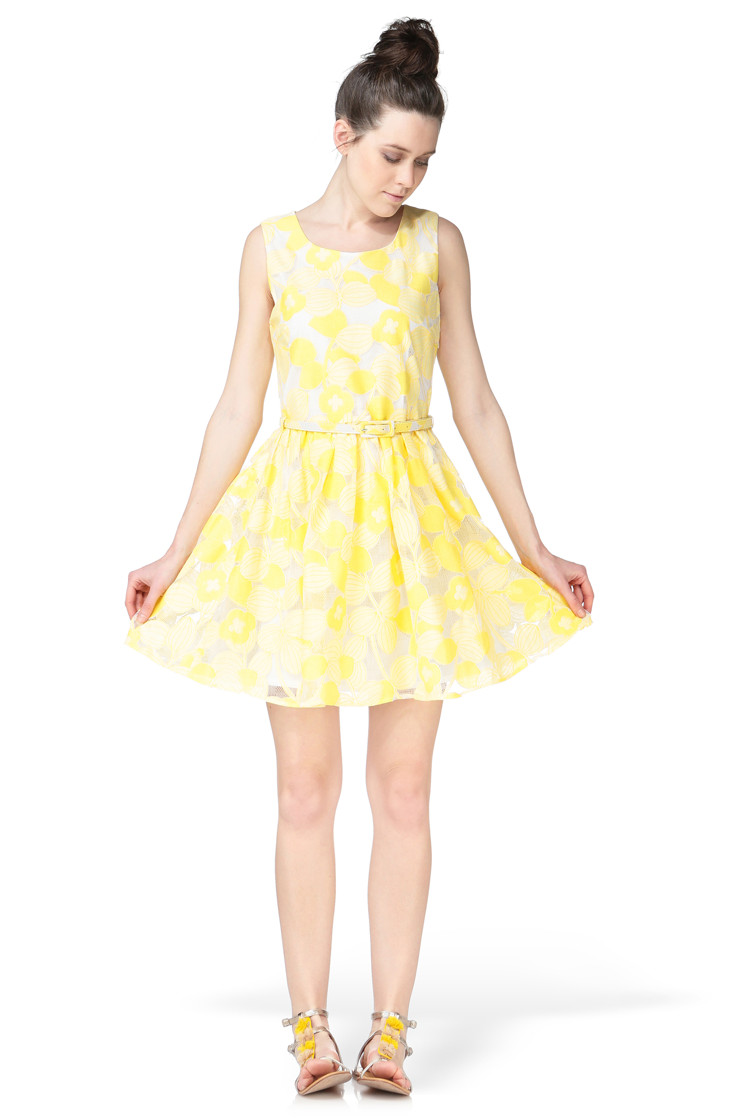 Yumi Robe jaune imprimée fleurs Yasmina – 92€