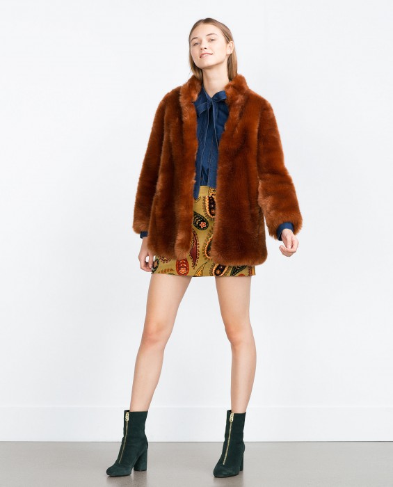 MANTEAU EN FOURRURE SYNTHÉTIQUE